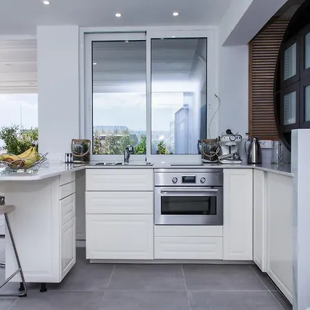 Gorgeous Penthouse With Private Jacuzzi And Amazing View! Apartment