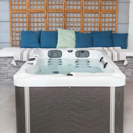 Apartment Gorgeous Penthouse With Private Jacuzzi And Amazing View! Athens